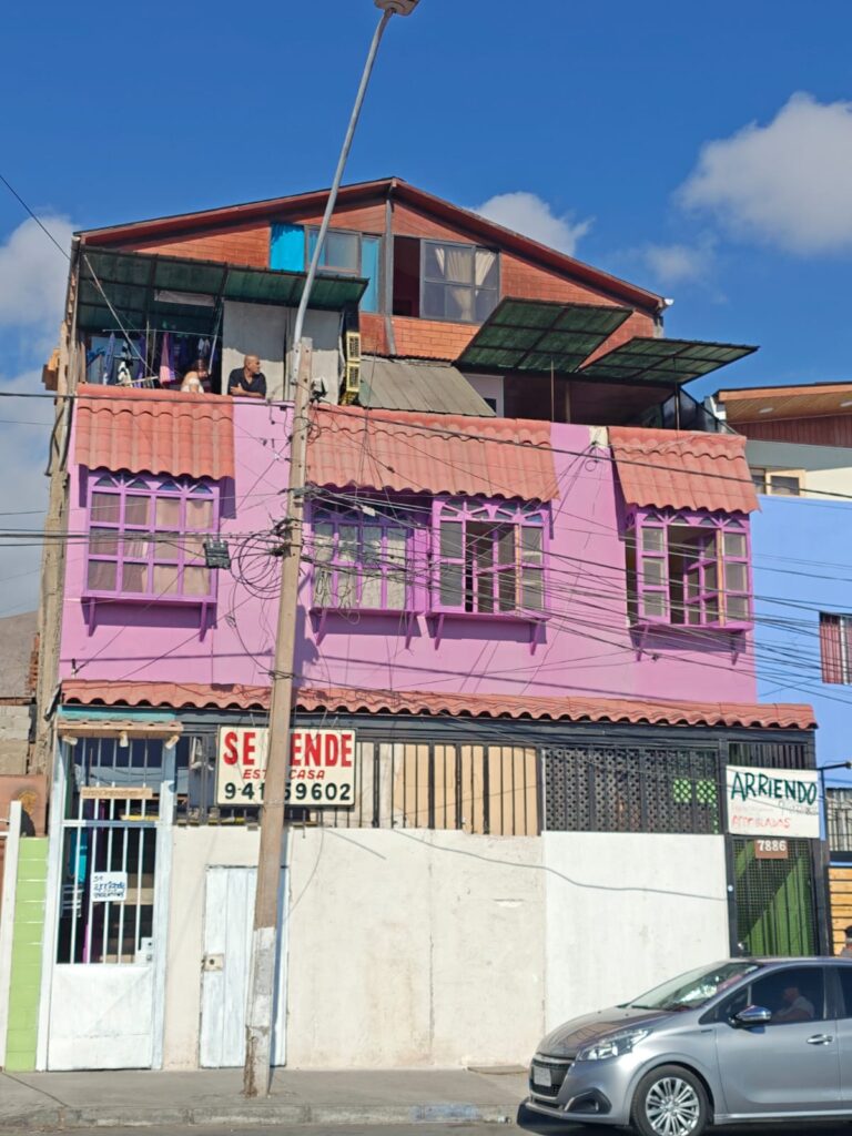 Se vende casa, ubicada en calle Bandera en plena avenida, sector centro norte. ANTOFAGASTA