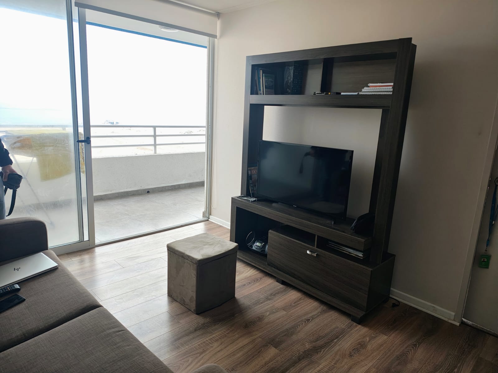 Se arrienda departamento amoblado en Costa Laguna 