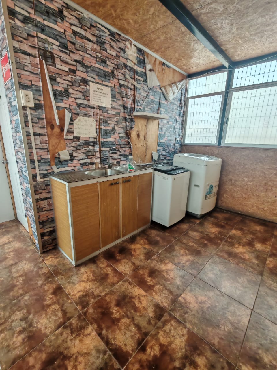 Se arrianda casa para empresa (sector centro)