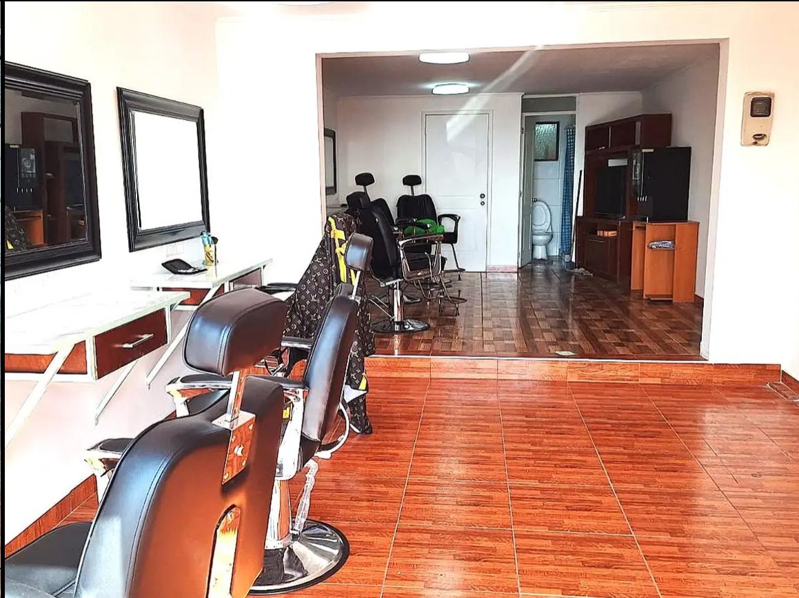 Se arrienda barbería full equipada