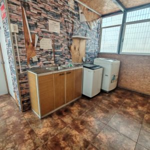 Se arrianda casa para empresa (sector centro)